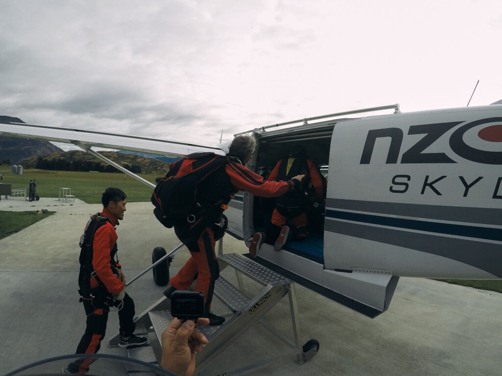 Article099 new zealand queenstown skydiving nzone 3325