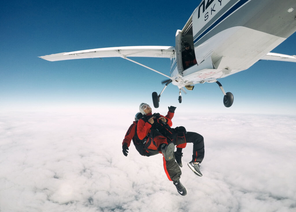 Article099 new zealand queenstown skydiving nzone 3355