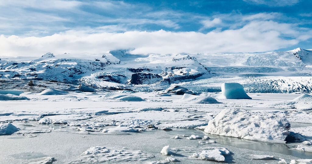 冰島小冰湖｜Fjallsárlón｜幽然靜立的雪白冰川