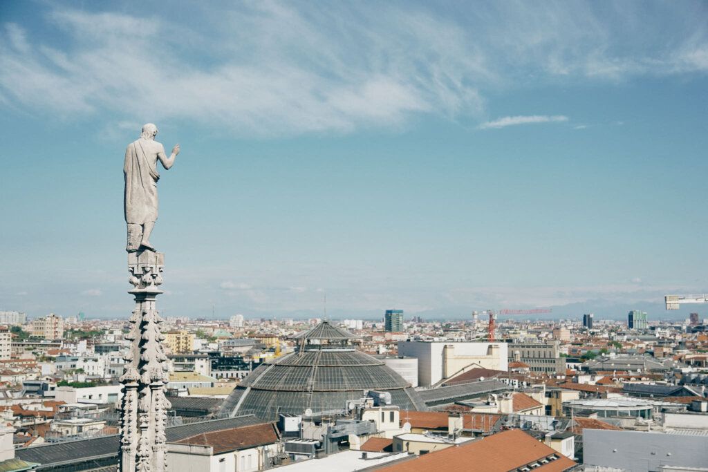 義大利米蘭大教堂｜神工鬼斧的建築巨作｜參觀、登頂門票全攻略