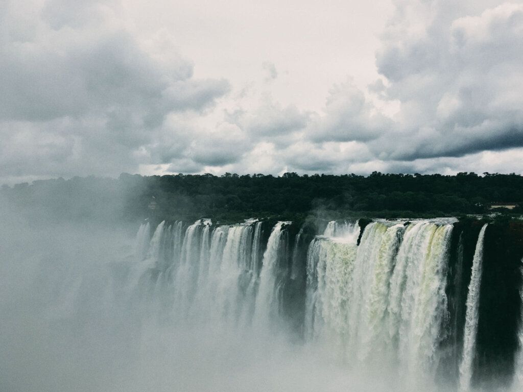 Article165 伊瓜蘇瀑布 Cataratas del Iguazu Iguazu Falls 世界三大瀑布 張國榮 梁朝偉 王家衛 春光乍洩阿根廷 argentina 伊瓜蘇河 巴拉那河 巴西 魔鬼咽喉 4662