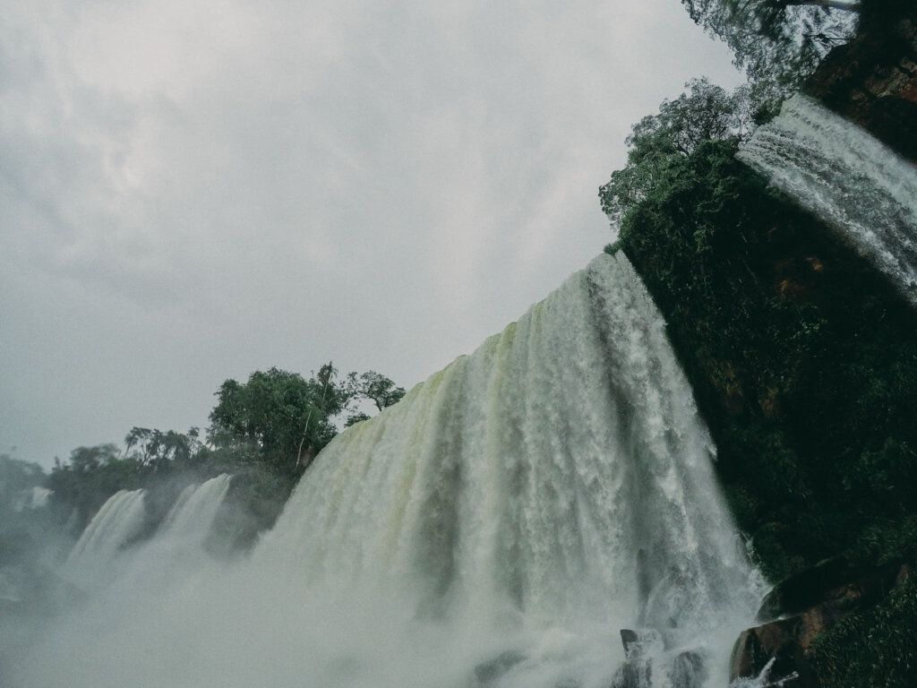 Article165 伊瓜蘇瀑布 Cataratas del Iguazu Iguazu Falls 世界三大瀑布 張國榮 梁朝偉 王家衛 春光乍洩阿根廷 argentina 伊瓜蘇河 巴拉那河 巴西 魔鬼咽喉 4882