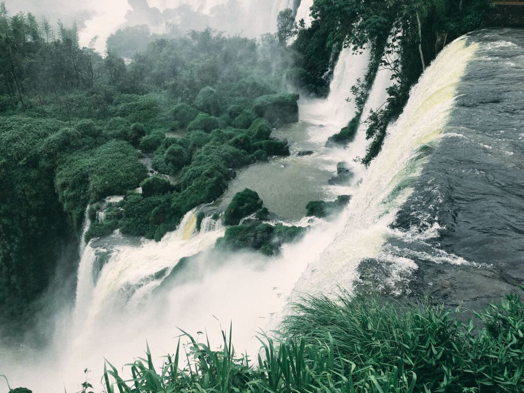 Article165 伊瓜蘇瀑布 Cataratas del Iguazu Iguazu Falls 世界三大瀑布 張國榮 梁朝偉 王家衛 春光乍洩阿根廷 argentina 伊瓜蘇河 巴拉那河 巴西 魔鬼咽喉 4928