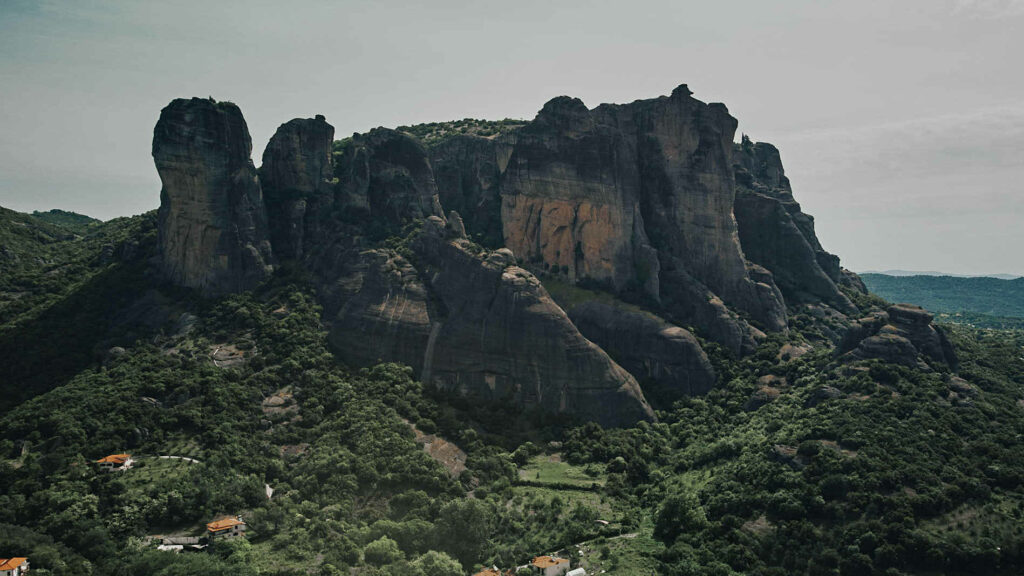 卡蘭巴卡 Kalambaka｜希臘千年巨石之城 feat. Meteora 天空修道院